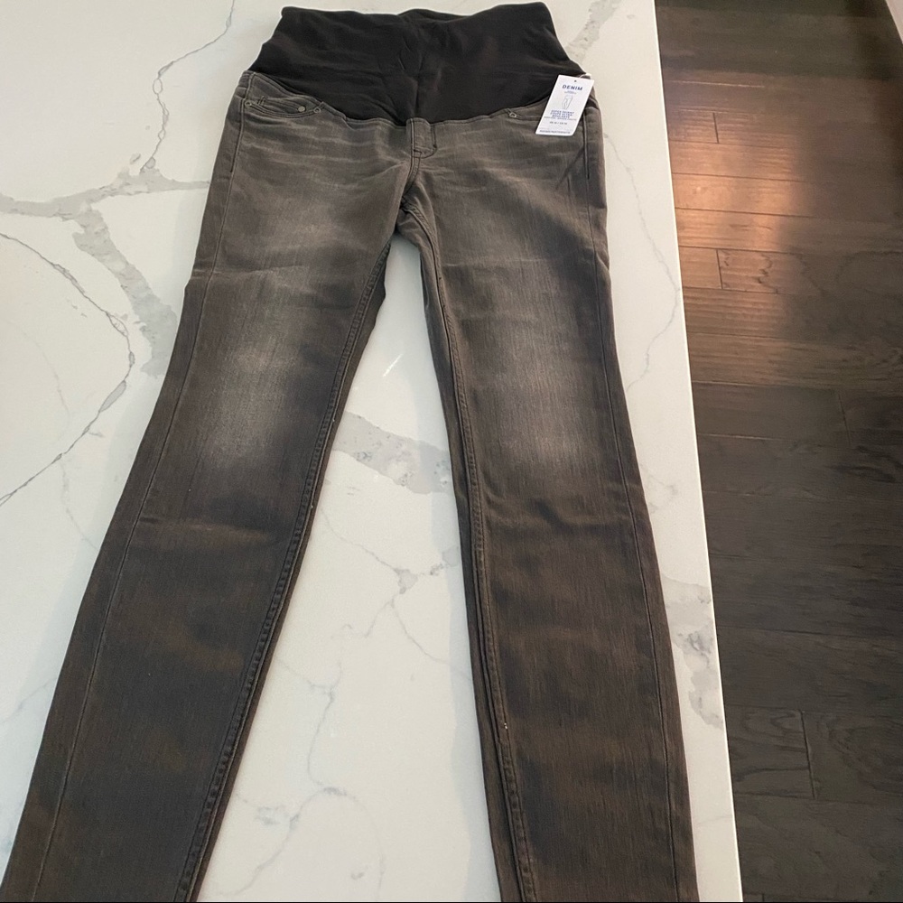 H&M maternity jeans, super skinny, Size M, Black wash, brand new with tags
